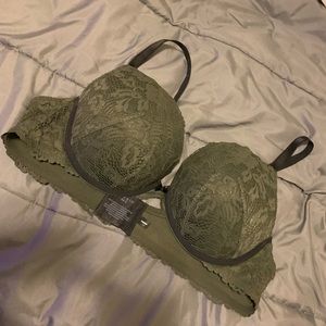 Torrid green lace push-up bra 44C REPOSH